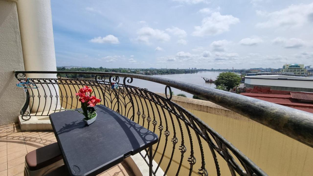 Kenyalang Emerald Riverine Resort Homestay กูชิง ภายนอก รูปภาพ